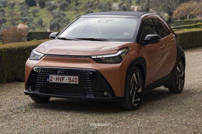 Nuova Toyota Aygo X anteriore 3/4