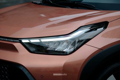 Nuova Toyota Aygo X faro anteriore