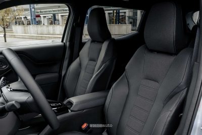 Toyota Urban Cruiser sedili anteriori