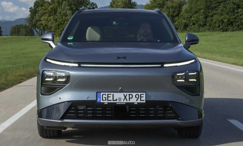 Xpeng G9 2026 su strada