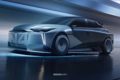 DS N°4 Taylor Made Concept anteriore 3/4