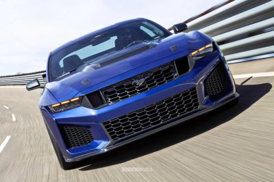 Ford Mustang Dark Horse SC Track Pack in pista