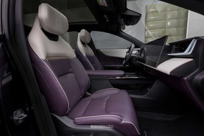 Mazda CX-6e sedili anteriori