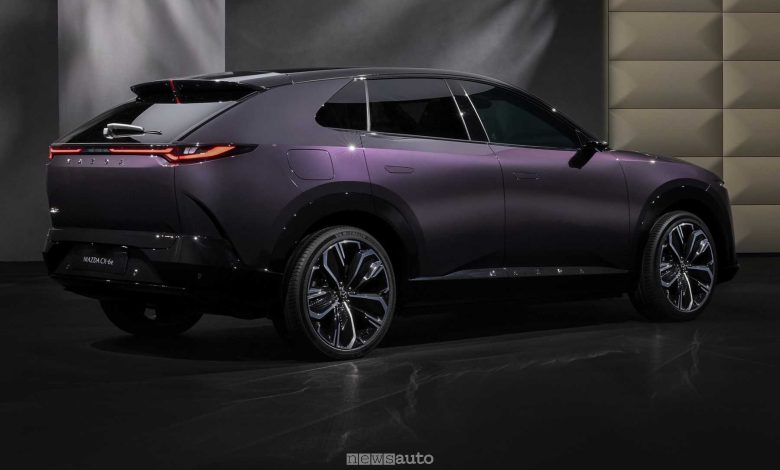 Mazda CX-6e posteriore 3/4