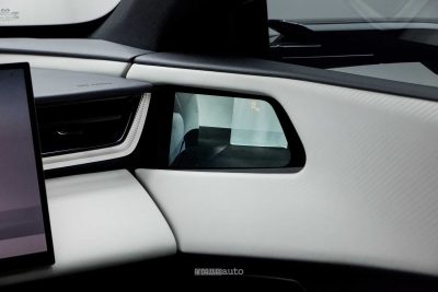 Mazda CX-6e specchietti laterali digitali lato passeggero