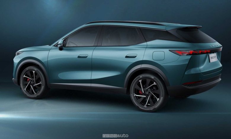 Omoda 7 SHS-P posteriore 3/4