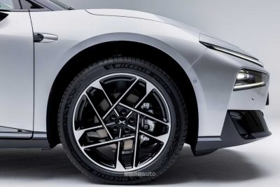 Xpeng P7+ 2026 cerchi da 20"