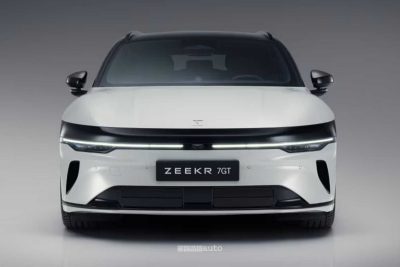 Zeekr 7GT frontale firma luminosa